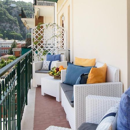 Les Suites Des Tout Le Monde Sorrento Exterior photo
