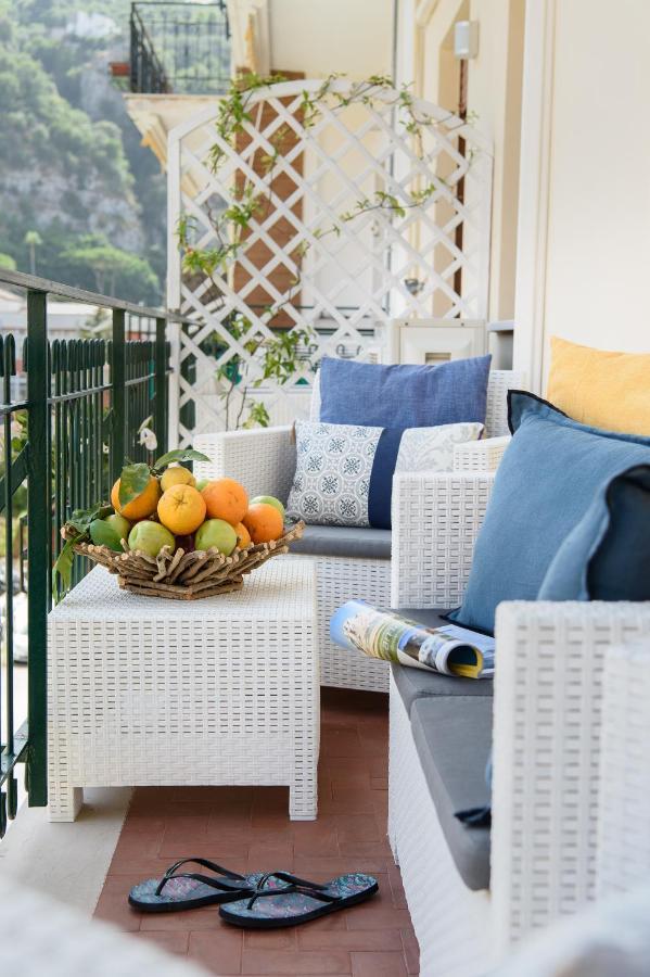Les Suites Des Tout Le Monde Sorrento Exterior photo